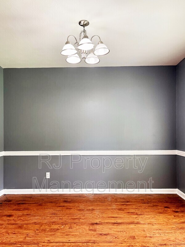 Building Photo - 3349 Foxwood Dr