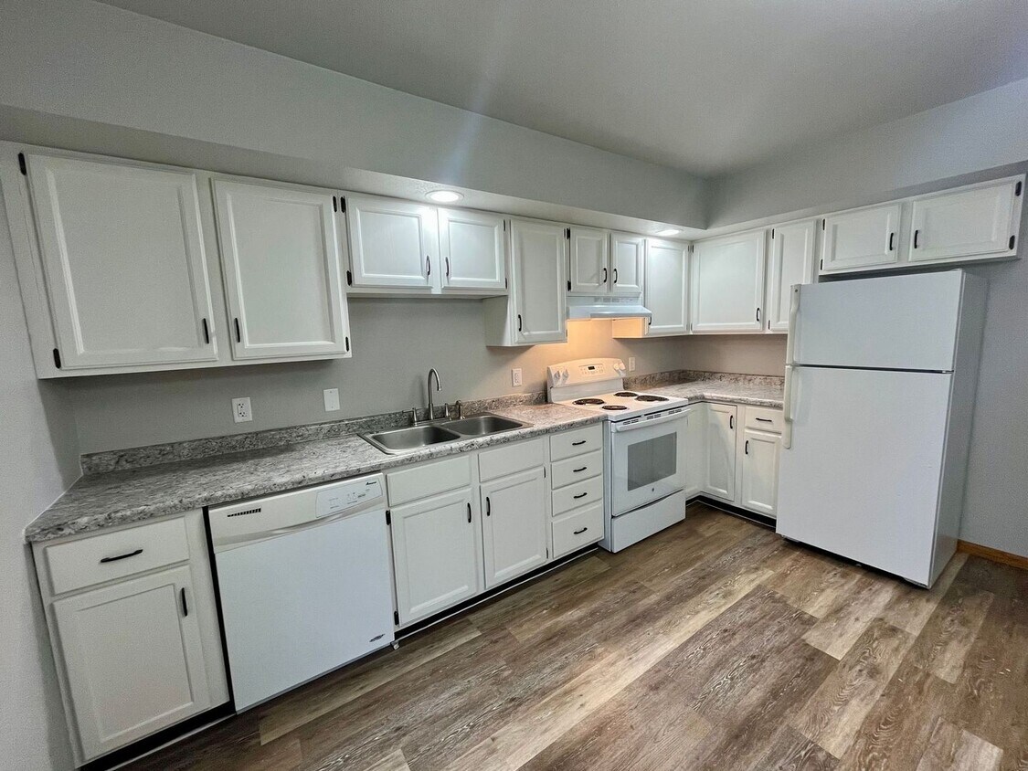 Primary Photo - 1724-1726 Lenard St