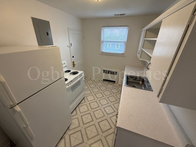Foto del edificio - 2506-D Miller Park Cir-2BR/1BA-2nd Floor APT!!!