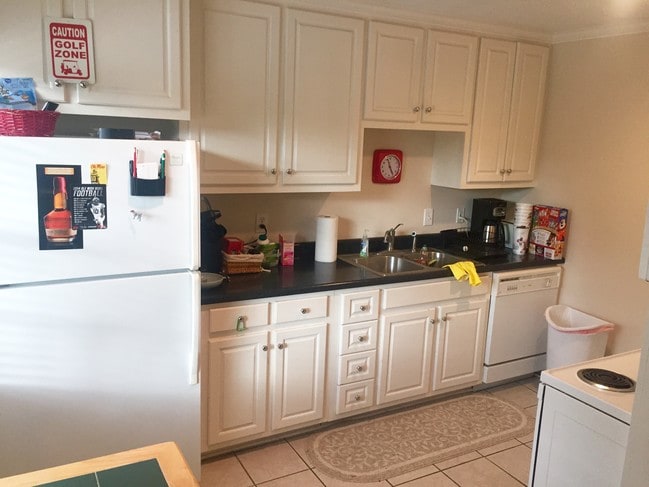 Building Photo - 2216 Church St