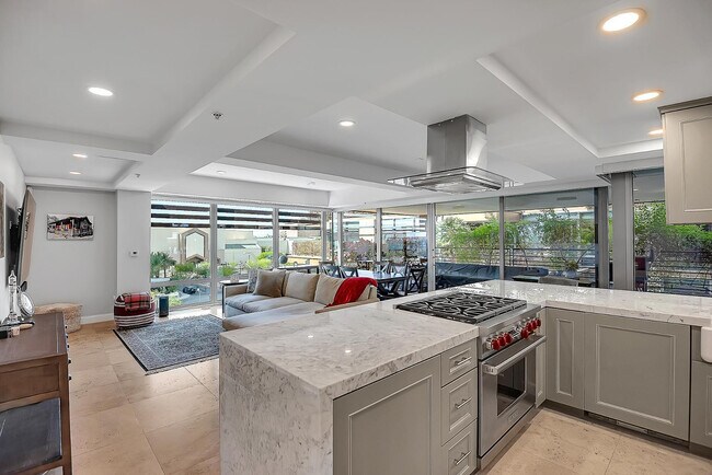 Foto del edificio - 7127 E Rancho Vista Dr