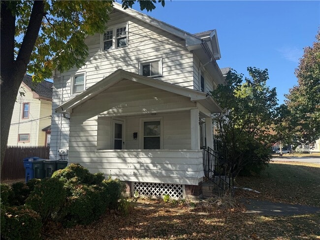 Foto del edificio - 229 Inglewood Dr