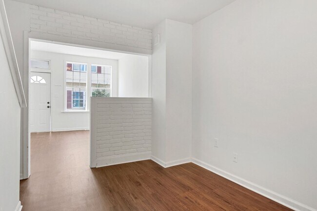 Foto del edificio - Coming Soon! Spacious 3 Bedroom, 1.5 Bath ...