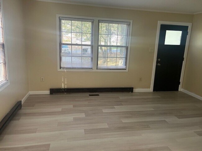 Foto del edificio - Charming Home in great location READY TO M...