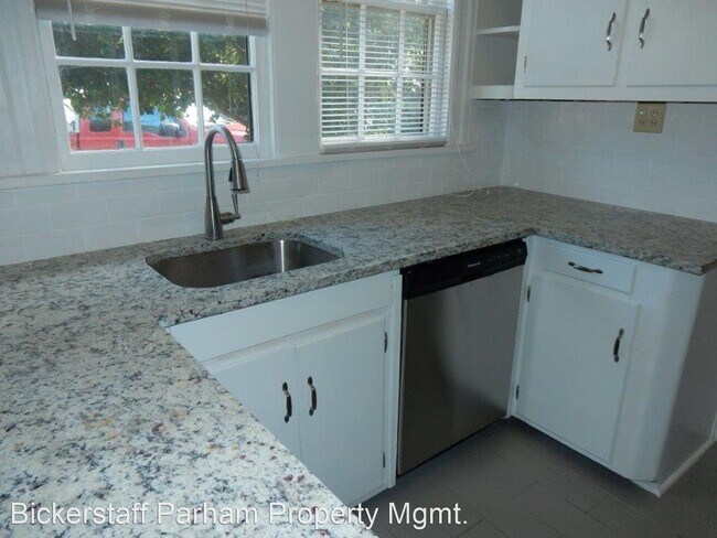 Foto del edificio - 2 br, 2 bath House - 1425 Peacock Avenue