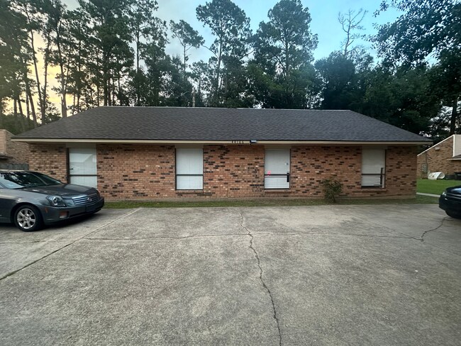 Foto del edificio - 44166 Simpson Pl