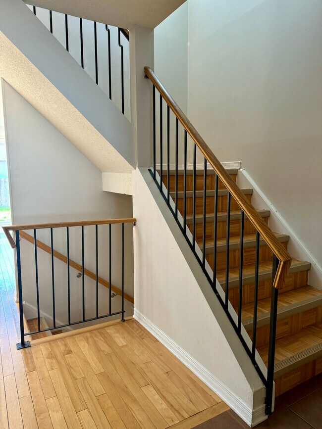 Building Photo - Detached home in Orleans