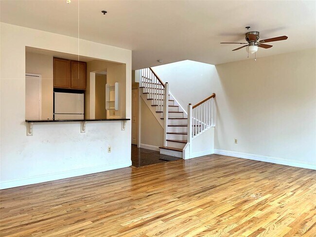 Foto del edificio - 223 Willow Ave