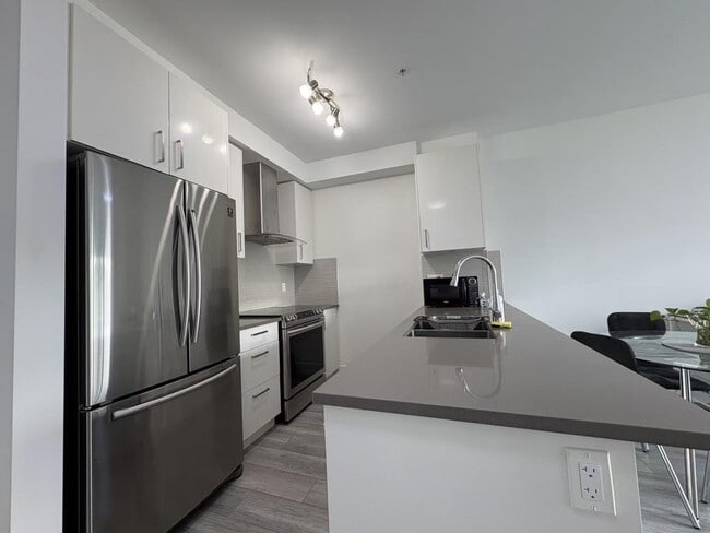 Building Photo - 9689-9140 140 St