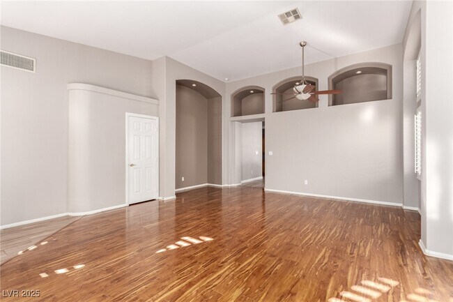 Building Photo - 9424 Cloudcroft Ave