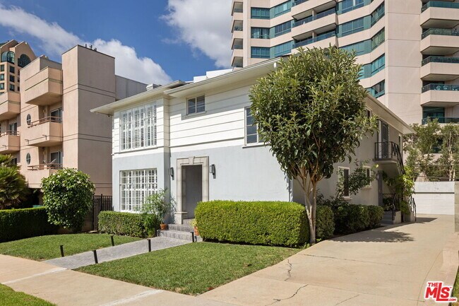 Foto del edificio - 10481 Ashton Ave