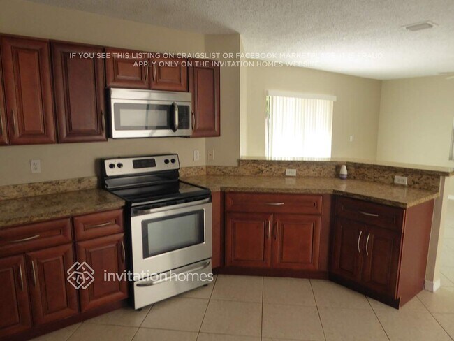 Foto del edificio - 14730 SW 156th Ave
