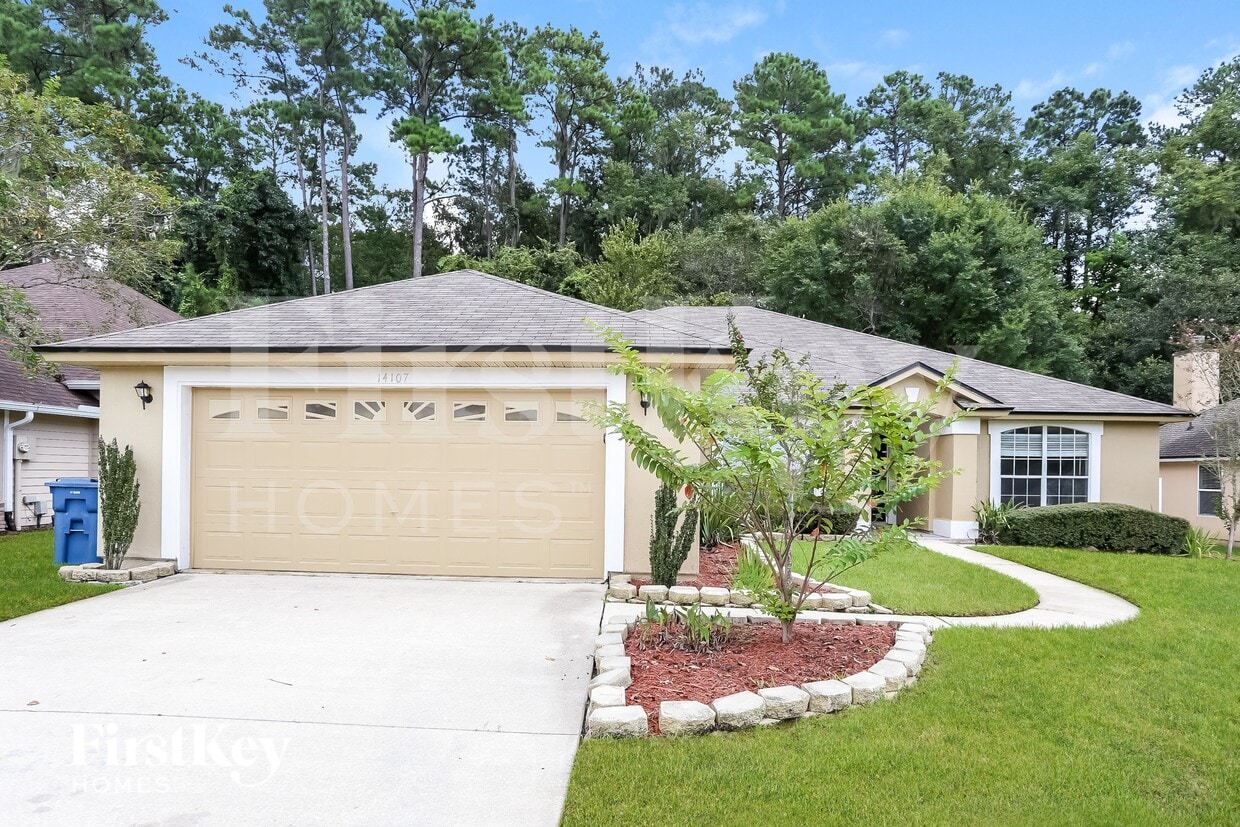 Foto principal - 14107 Summer Breeze Dr E
