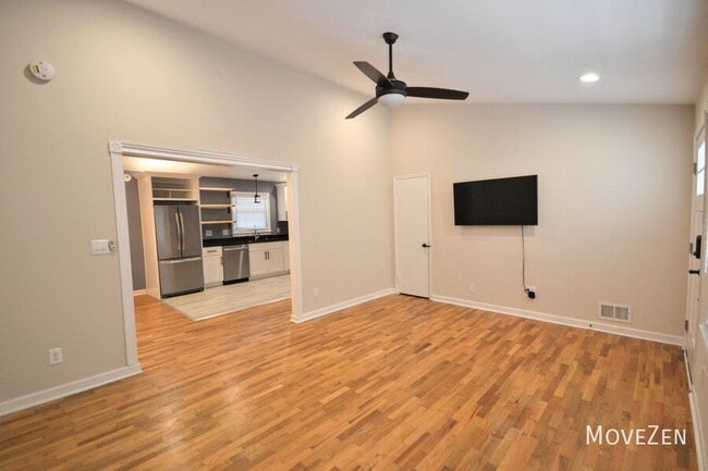 Photo - 23 Beauregard Dr House