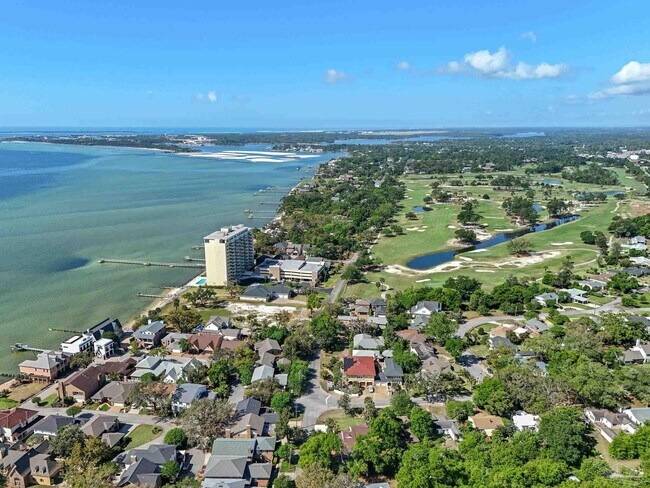 Foto del edificio - 825 Bayshore Dr