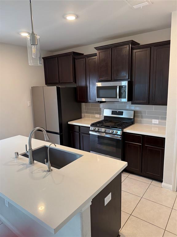 Foto del edificio - 31127 Mahogany Fir Trl