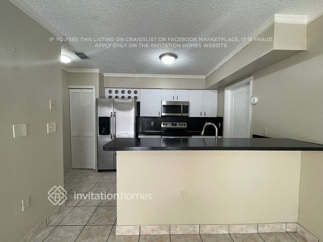 Foto del edificio - 9280 SW 154th Ct