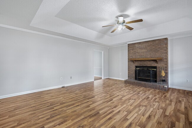 Foto del edificio - 118 Raleigh Way