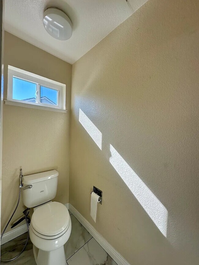 Foto del edificio - 5225 Mill Creek Ln