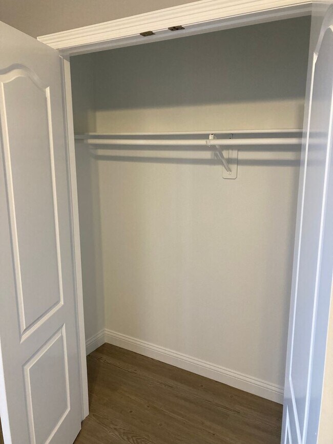 Building Photo - 3 bedroom 2 bath modern style home minutes from Centerton Main!!