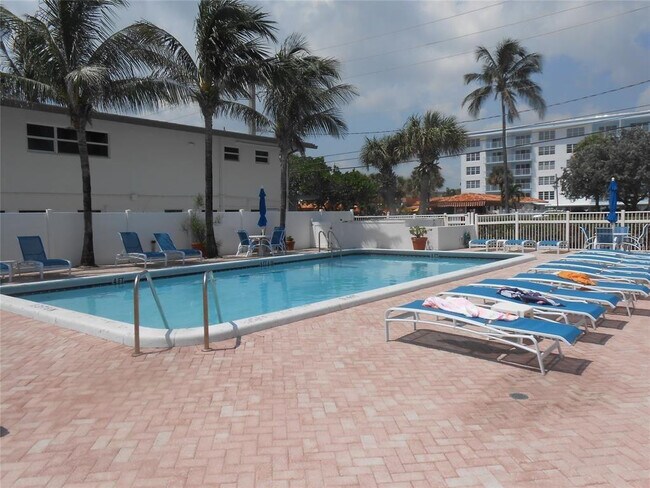 Foto del edificio - 4540 N Ocean Dr