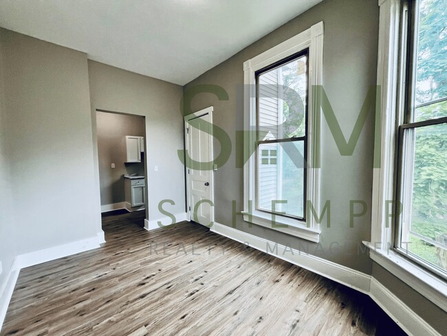 Foto del edificio - 2708 W Main St