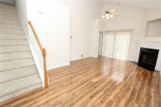 Foto del edificio - 421 Hamlet Park Dr