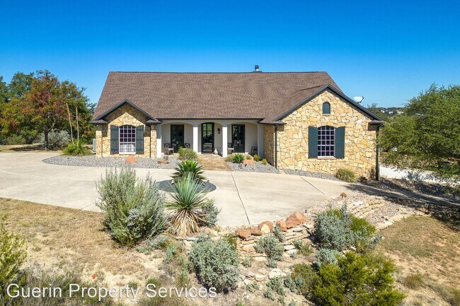 Building Photo - 3 br, 2.5 bath House - 702 E Summit Drive