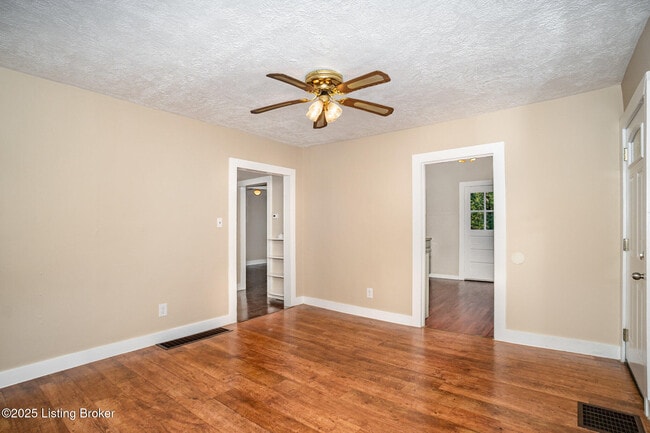 Foto del edificio - 13714 S Blakely Ln