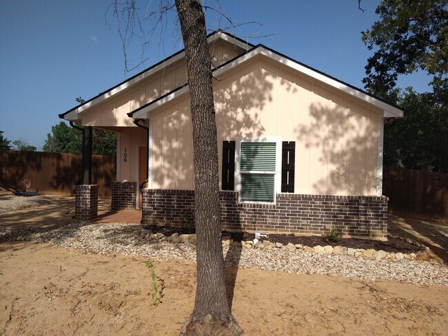 Building Photo - 1006 Wooded Holw Ct