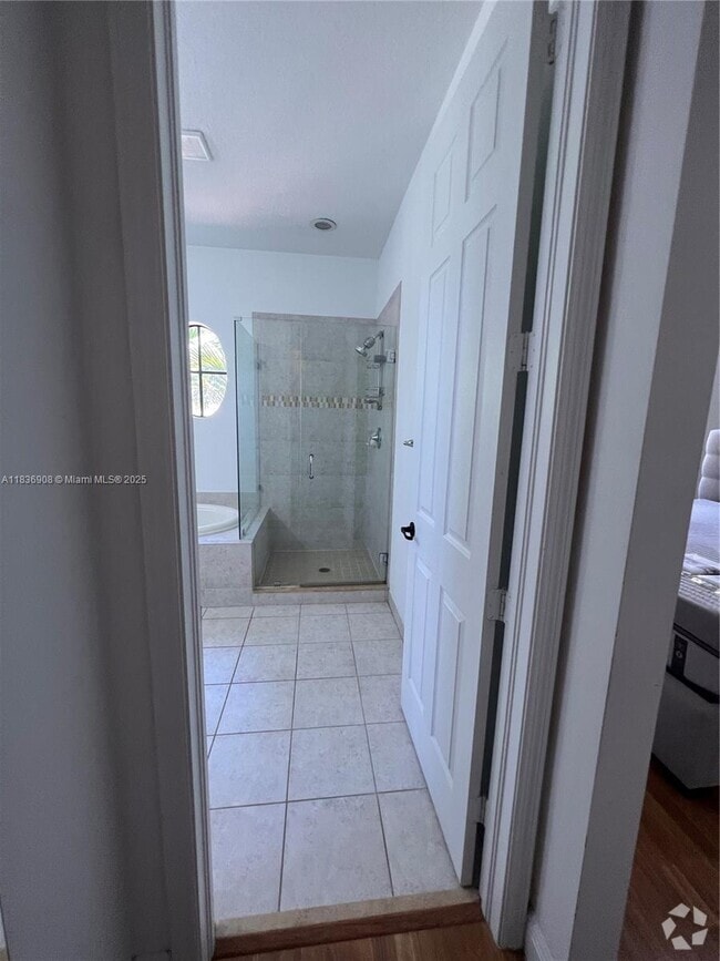 Building Photo - 8378 NW 39th Ct