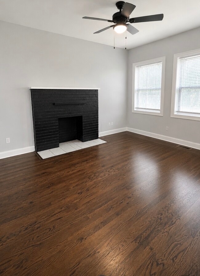 905 Agatite 2 bedroom - 900 W Montrose Ave