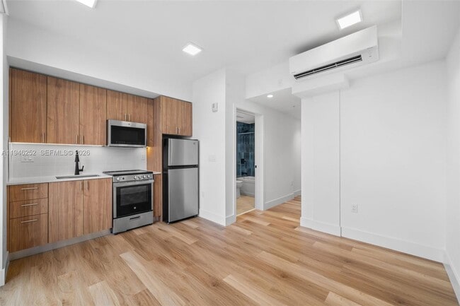 Foto del edificio - 650 SW 1st St