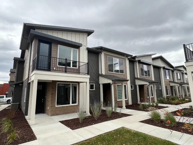 636 E 12225 S - 636 E 12225 S Townhome