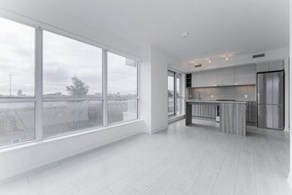 Building Photo - 31-331 Tippett Rd Building Photo - 31-331 Tippett Rd