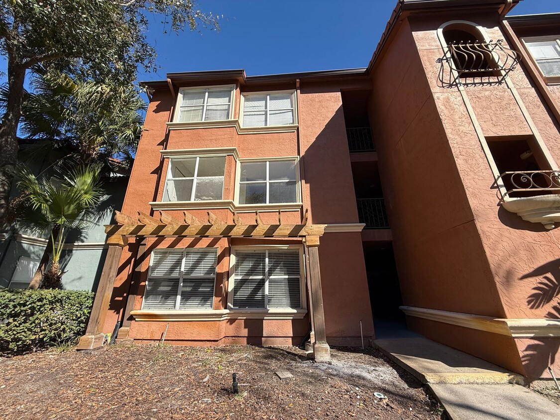 Primary Photo - LOVELY 1/1 CONDO IN SOUTHWEST IN VILLA MEDICI