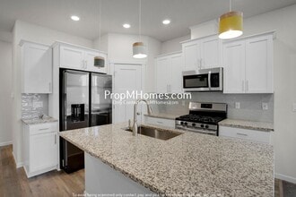 Building Photo - 10709 SW 72nd Ave