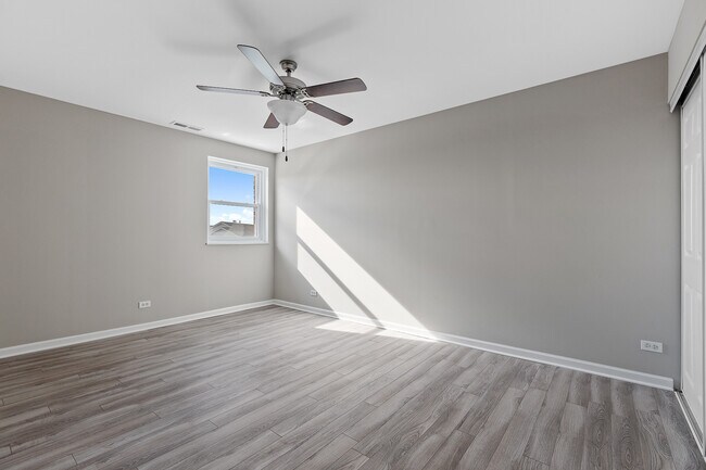 Building Photo - 1501 Darien Lake Dr