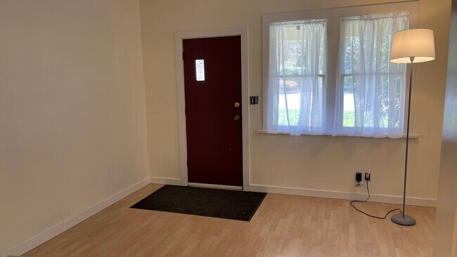 Foto del edificio - 1120 Giles Ave NW