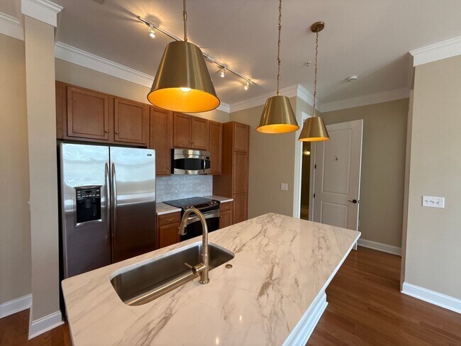 Foto del edificio - Tranquil Court - T.R. Lawing Realty Property