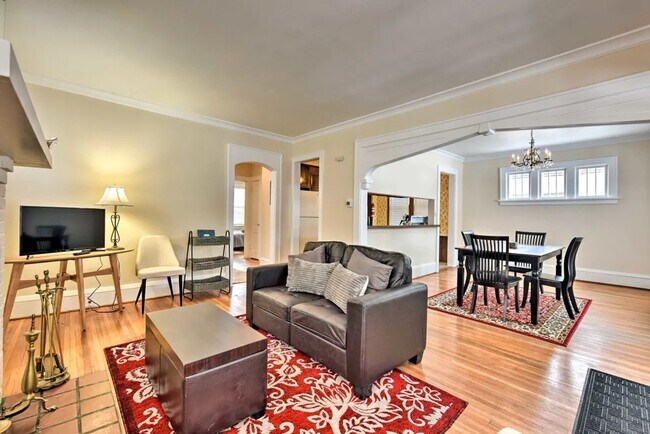 Foto del edificio - Beautiful 4 bedroom in Mac Groveland area