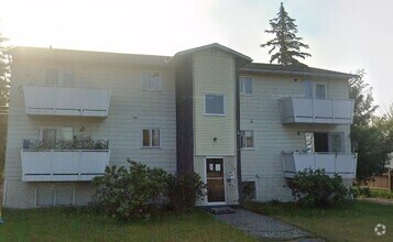 Building Photo - 2212 Redwood St