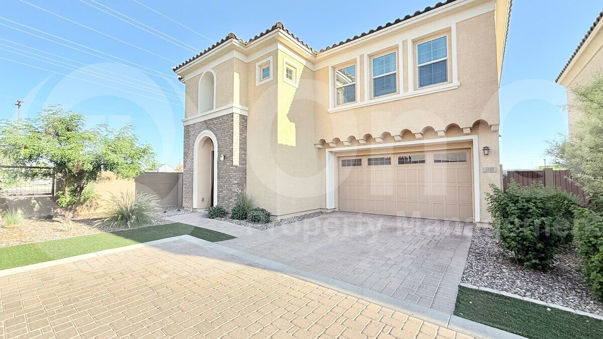 Primary Photo - 708 N Bay Dr