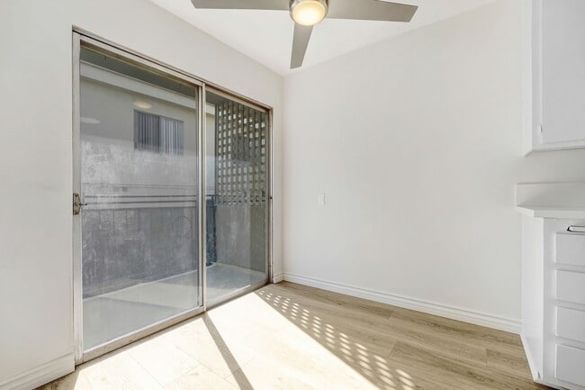 Building Photo - 1550 S Saltair Ave