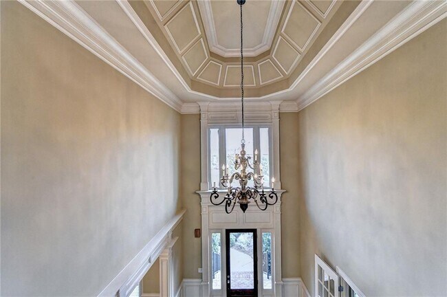 Building Photo - 8920 Doral Dr