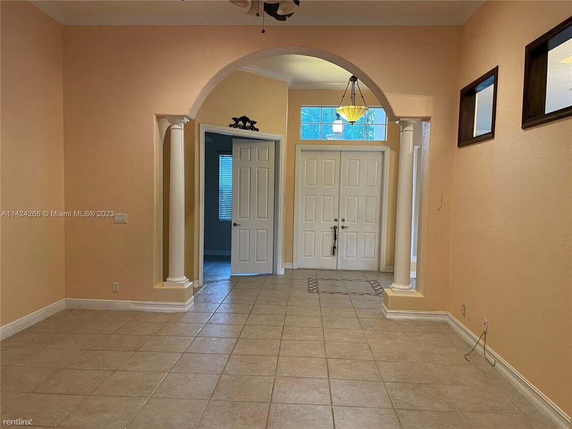 Primary Photo - 4 br, 3 bath House - 7009 NW 113th Ave # 7009