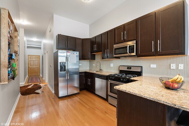 Foto del edificio - 3160 N Lincoln Ave