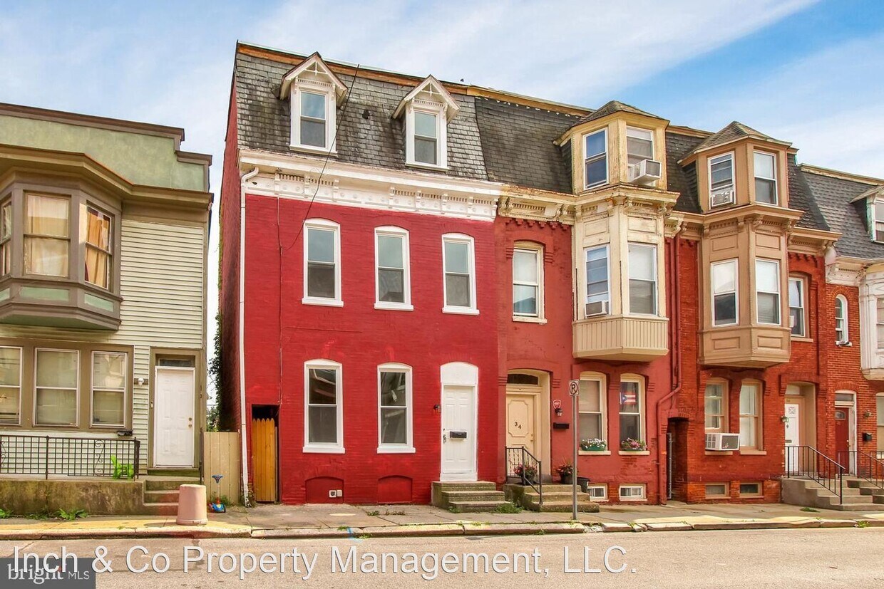 Primary Photo - 5 br, 1 bath House - 32 West Maple Street