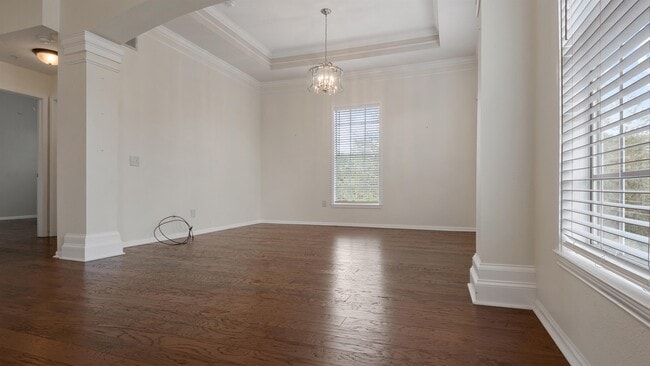 Building Photo - 221 Longview Ave