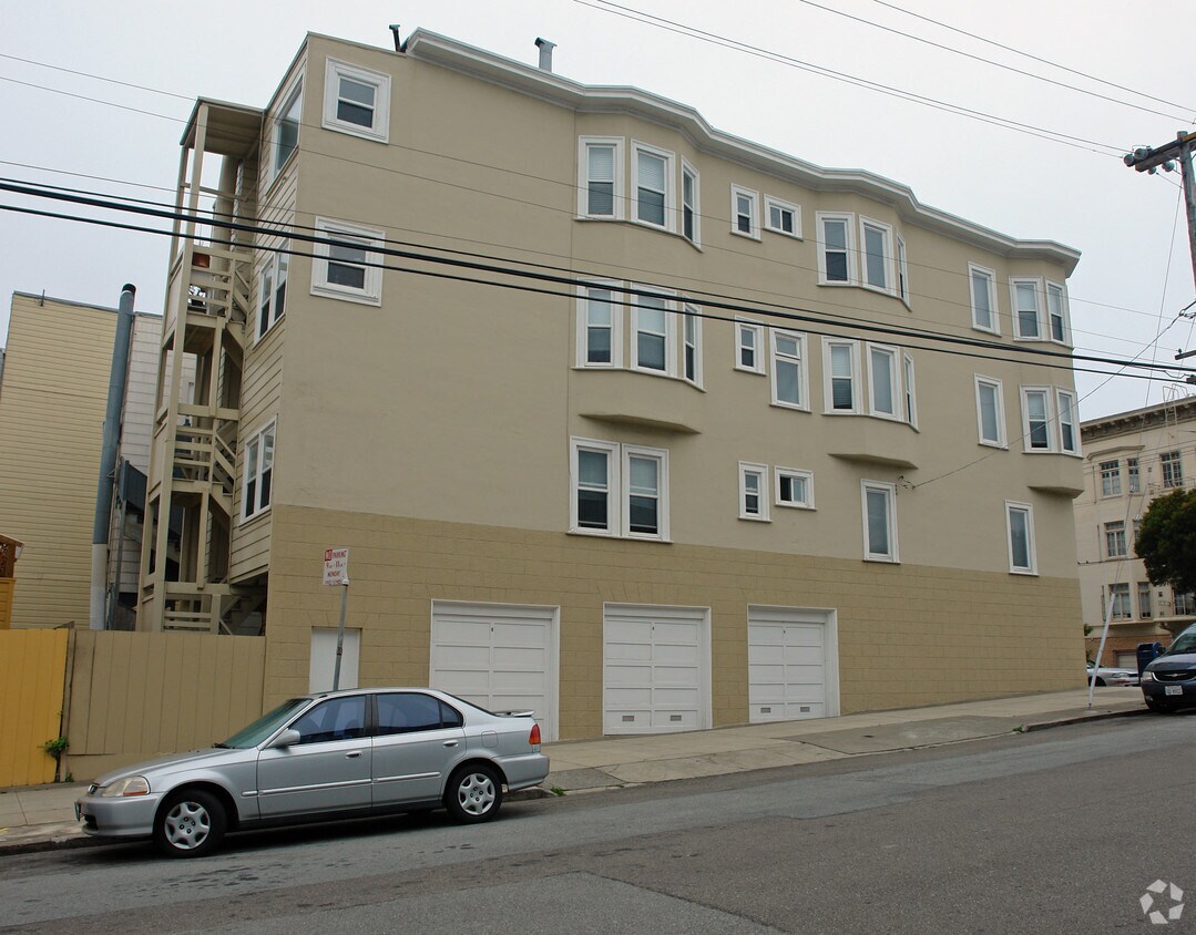 Foto principal - 2450 Lake St